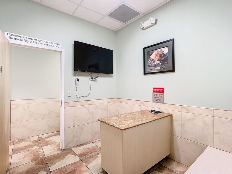 More Photos Of 7313 Lake Underhill Rd, Orlando Freestanding For Sale