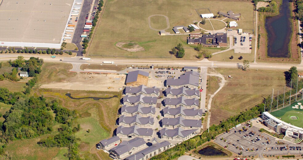 More Photos Of 2108-2260 Ferry Rd, Naperville Showroom For Sale