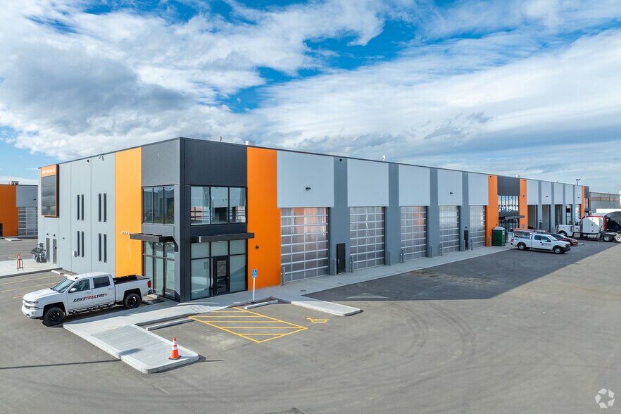 More Photos Of 7420 108 Av SE, Calgary Manufacturing For Lease