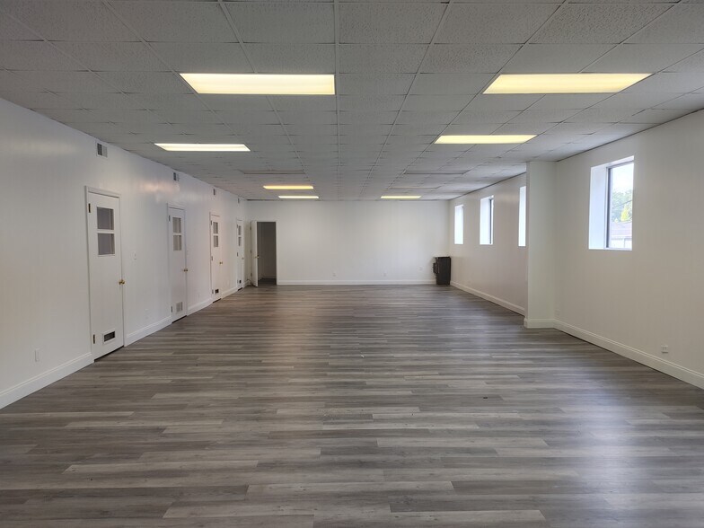 More Photos Of 37 N Fairground St NE, Marietta Freestanding For Lease