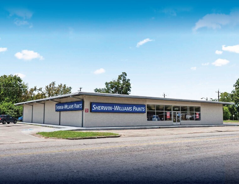 Primary Photo Of 2900 Avenue F, Bay City Freestanding For Sale