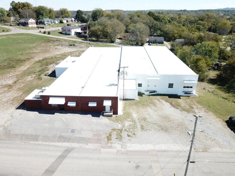 More Photos Of 703 1st Ave N, Lewisburg Warehouse For Sale