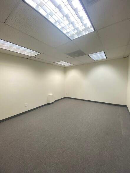More Photos Of 3477 Hancock St, San Diego Manufacturing For Lease