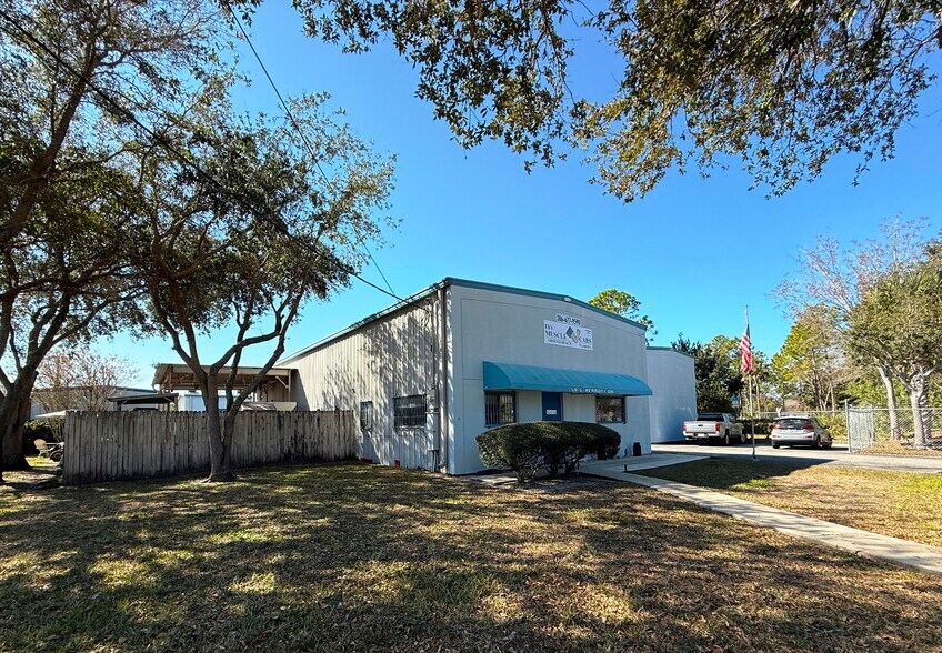 Primary Photo Of 50 S Perrott Dr, Ormond Beach Service For Sale