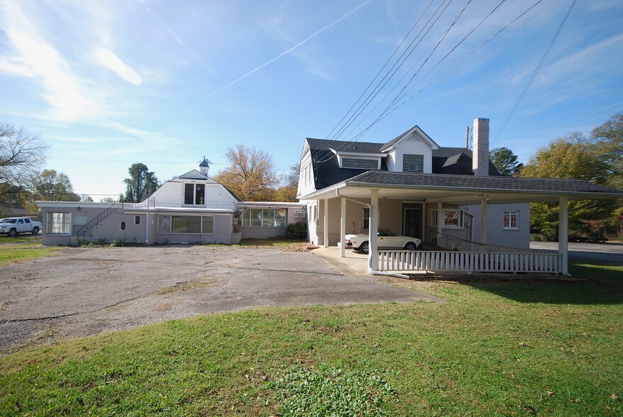 More Photos Of 1651 Hollywood Dr, Jackson Office For Sale