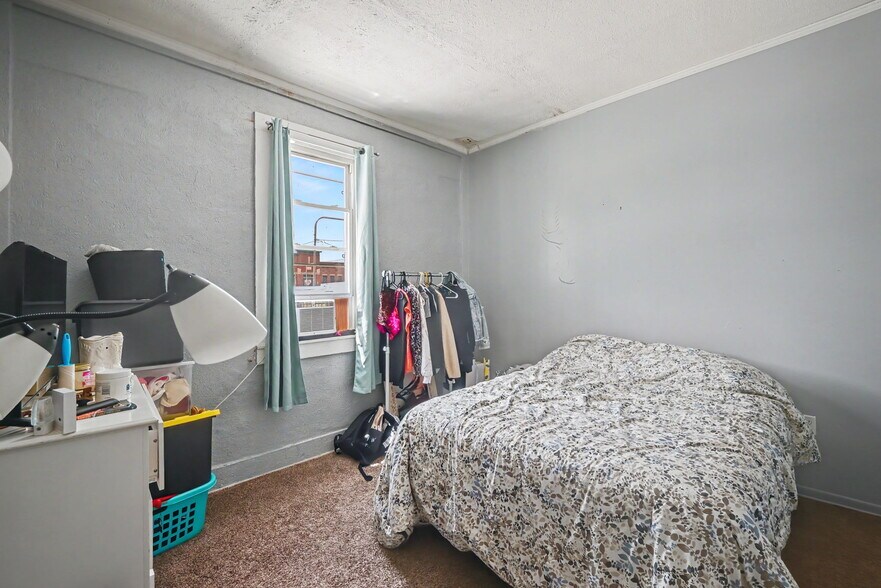 More Photos Of 126 McConnell St, Oxford Storefront Retail Residential For Sale