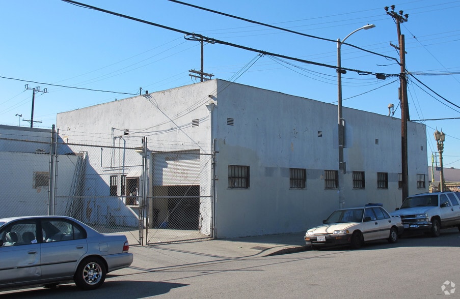 More Photos Of 3700 S Main St, Los Angeles General Retail For Lease