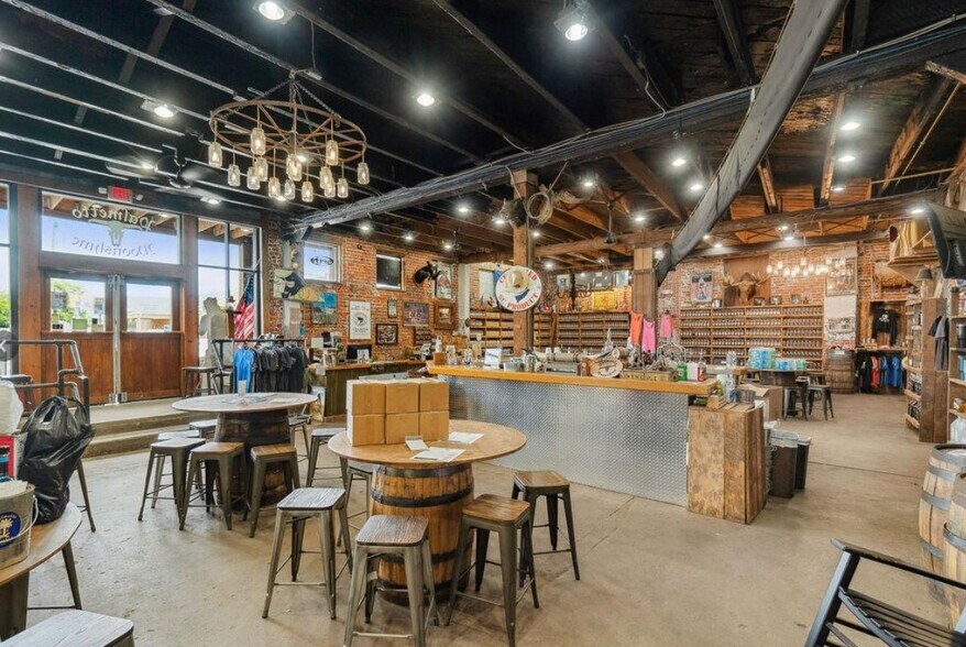 More Photos Of 200 W Benson St, Anderson Bar For Lease