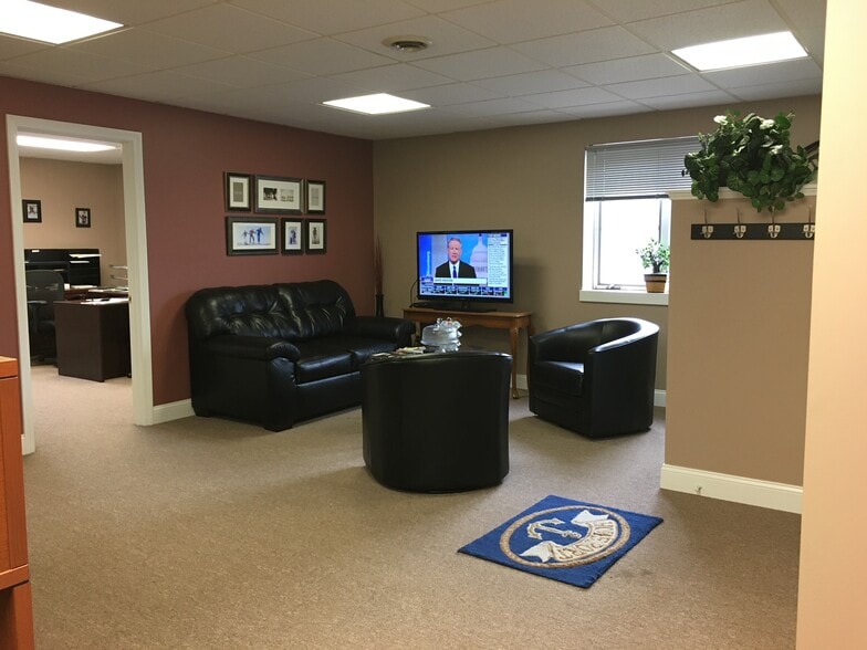 More Photos Of 910 Boston Post Rd E, Marlborough Office For Lease