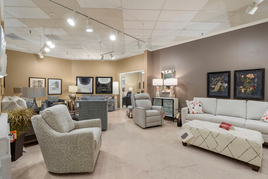 More Photos Of 334 County Road 81, Osseo Storefront Retail Office For Sale
