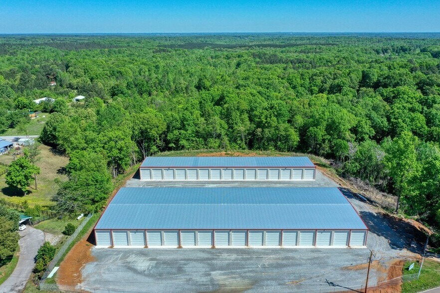 More Photos Of 50 Voss Ln, Huntingdon Self Storage For Sale