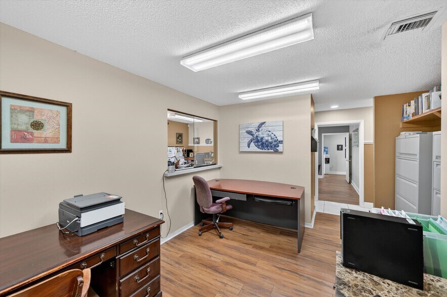 More Photos Of 7 W Main St, Apopka Office For Sale