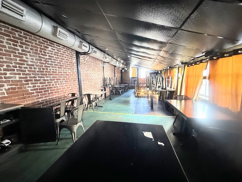 More Photos Of 1910 Magazine St, New Orleans Storefront Retail Residential For Lease