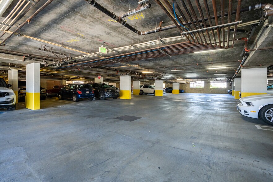 More Photos Of 7203 Rubio Ave, Lake Balboa Apartments For Sale