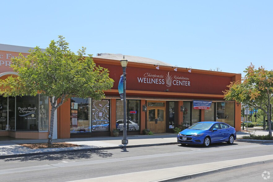 More Photos Of 115 Main St, Vista Storefront Retail Office For Lease