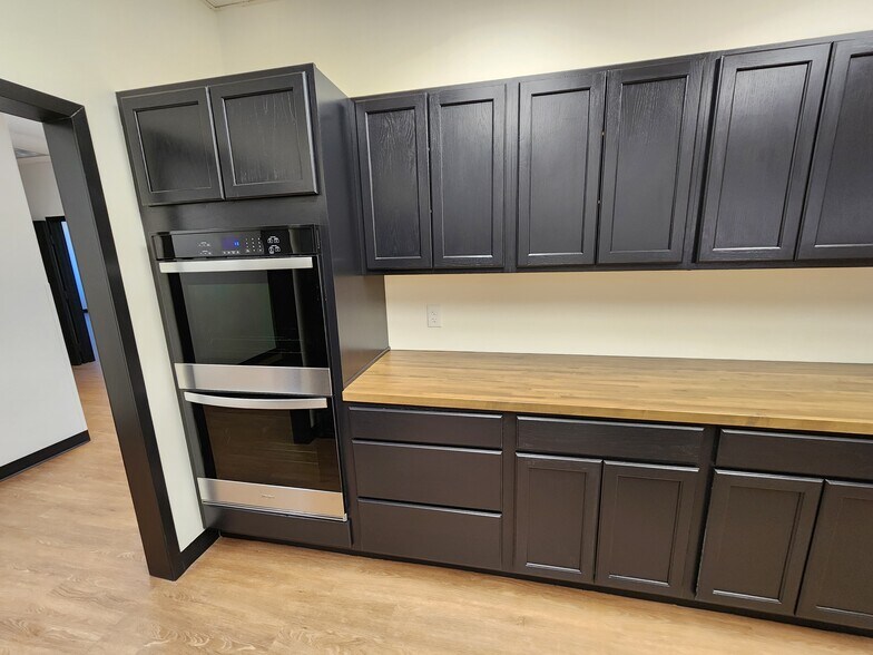 More Photos Of 2 Fisher Rd, Greenville Schools For Sale