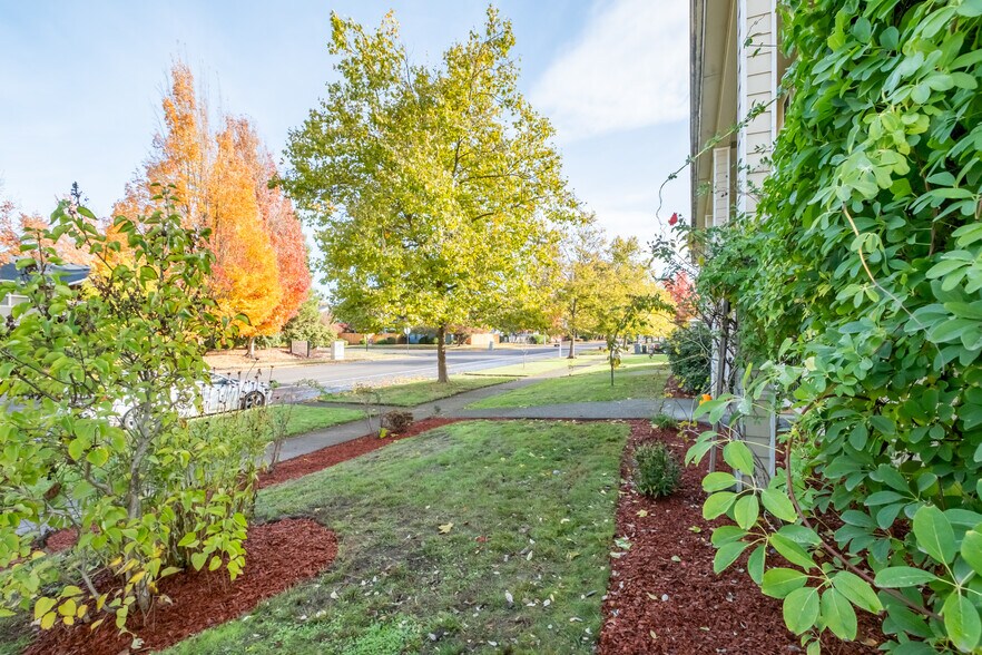 More Photos Of 530-536 34th Ave SE, Albany Apartments For Sale