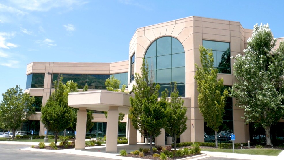 More Photos Of 5255 N Edgewood Dr, Provo Office For Lease