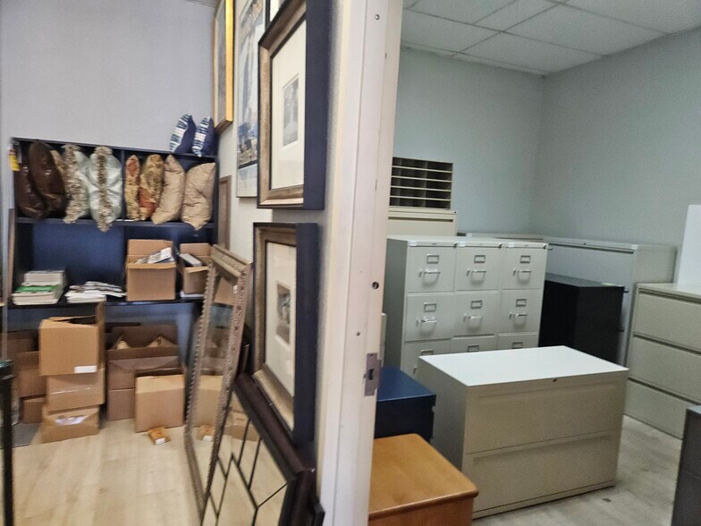 More Photos Of 27900 Industrial St, Bonita Springs Warehouse For Sale