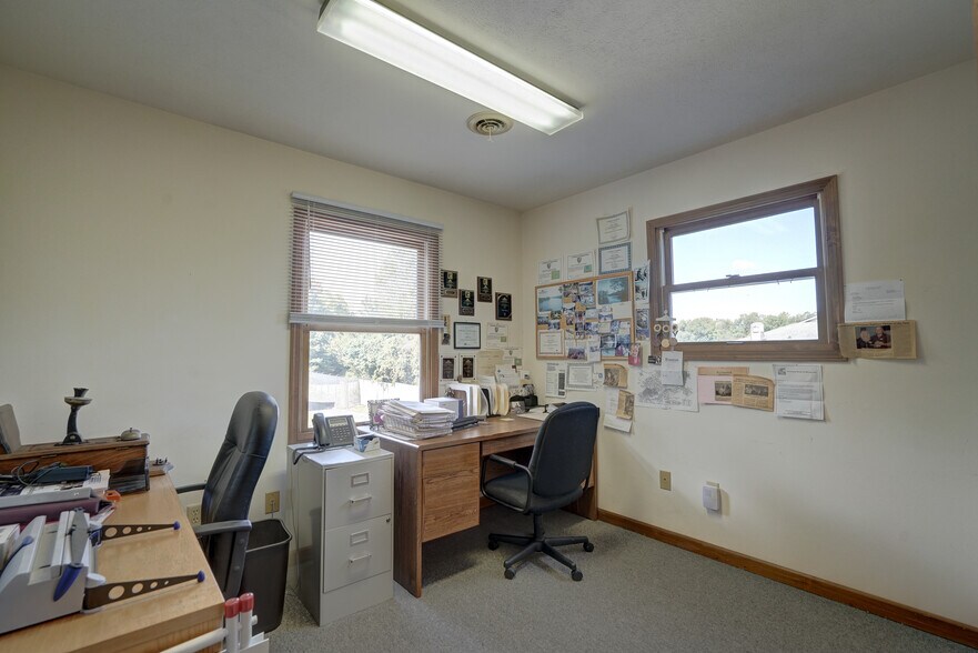 More Photos Of 2704 Lake Monticello Rd, Palmyra Office For Sale