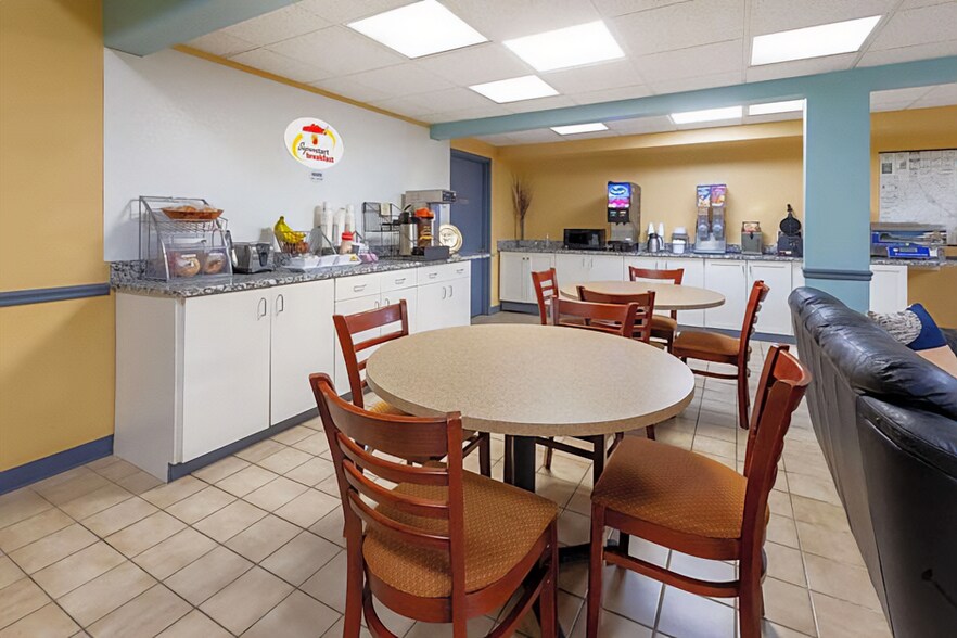 More Photos Of 299 Adena Dr, Newcomerstown Hotel For Sale