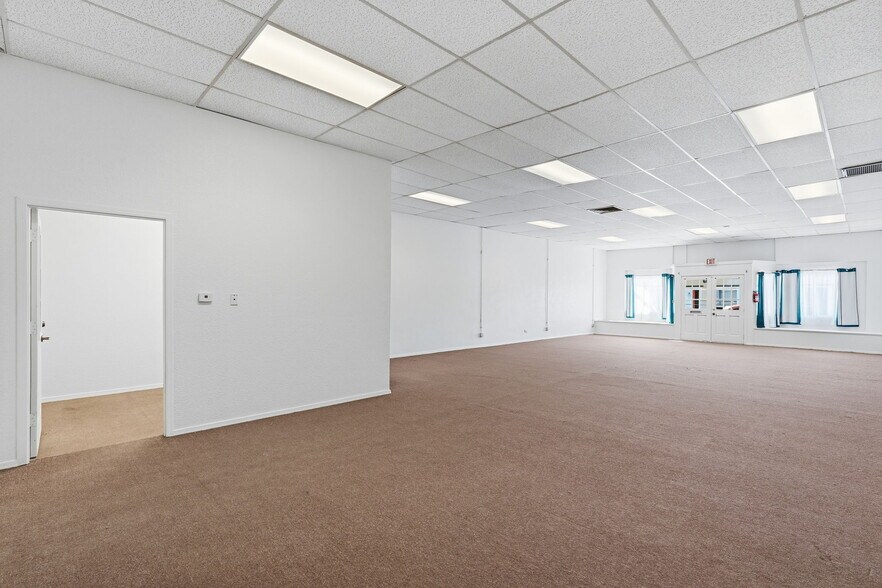 More Photos Of 236 W Coolidge Ave, Coolidge Storefront Retail Residential For Sale