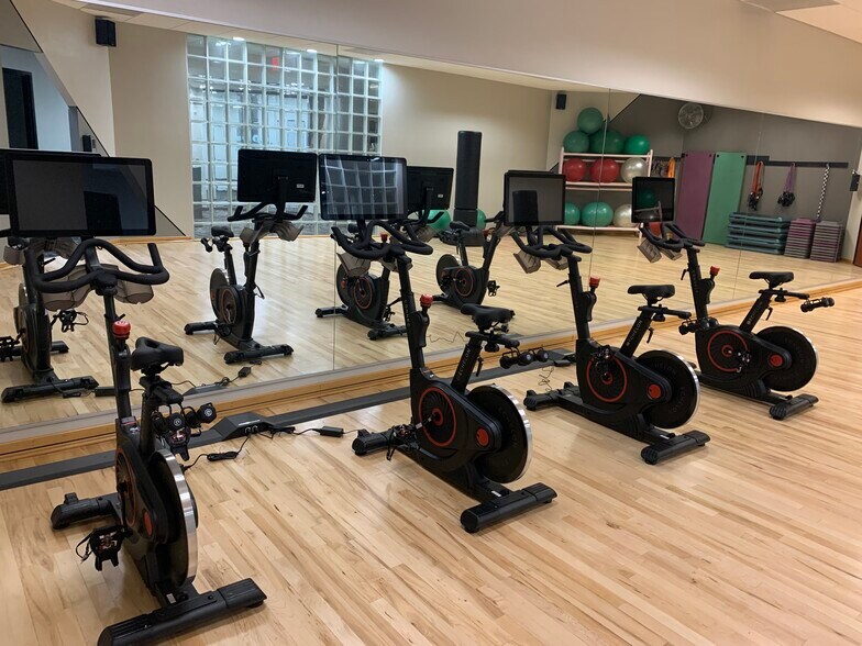 More Photos Of 426 N 44th St, Phoenix Office For Lease