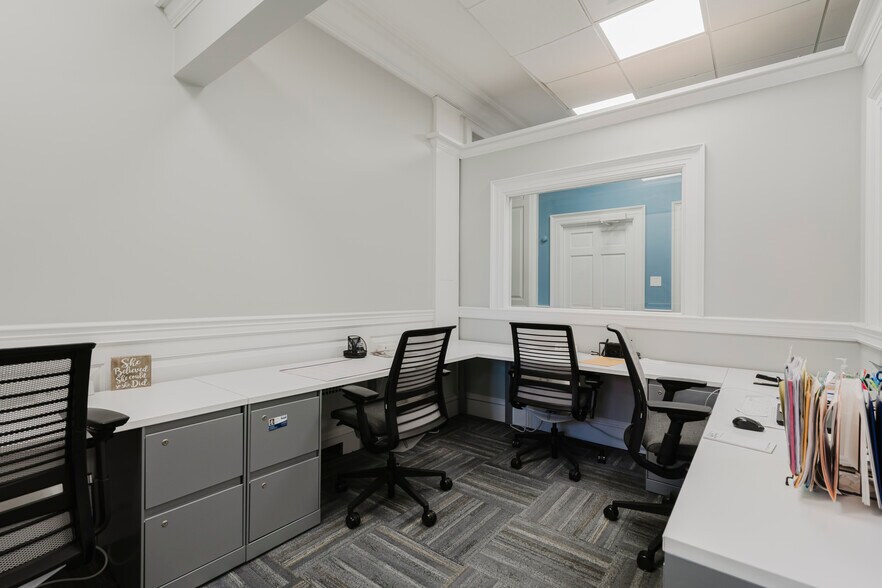 More Photos Of 32-40 Court St, Plymouth Office For Lease