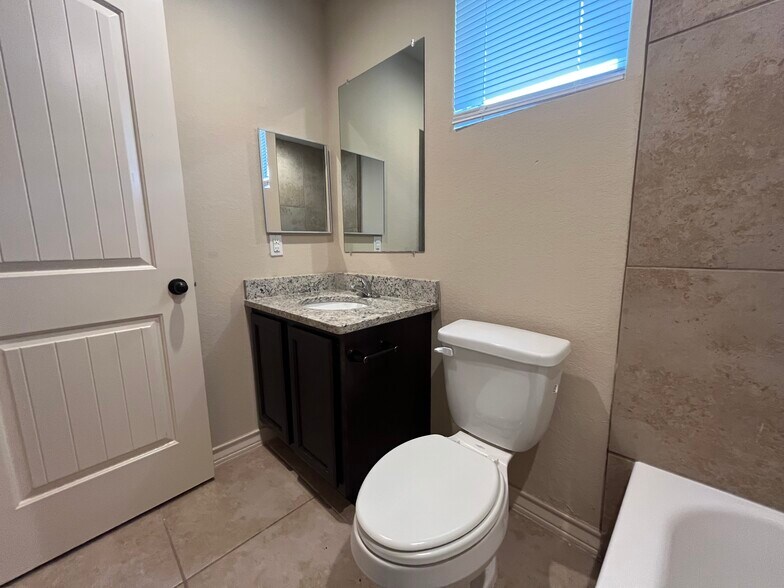 More Photos Of 6618 Mia Way, San Antonio Apartments For Sale