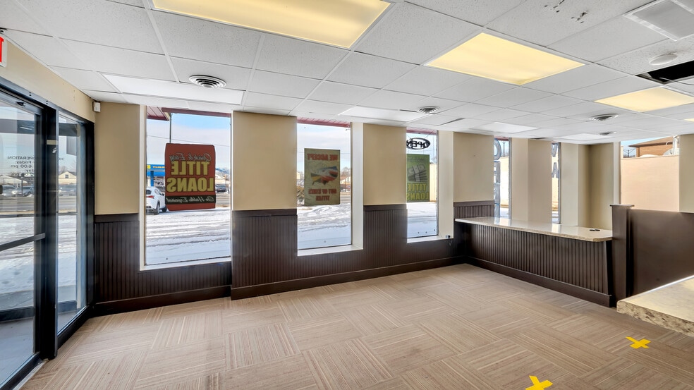 More Photos Of 3751 W 79th St, Chicago Freestanding For Lease