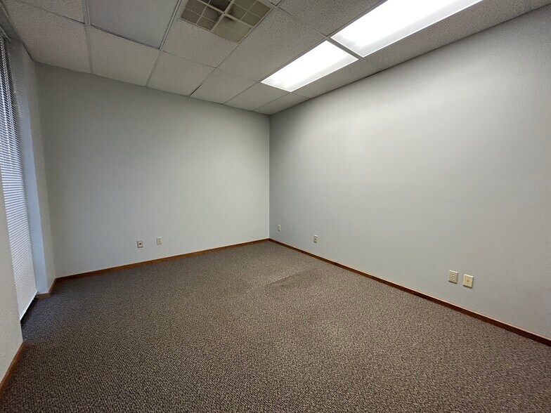 More Photos Of 1820 Post Rd, Plover Storefront Retail Office For Lease