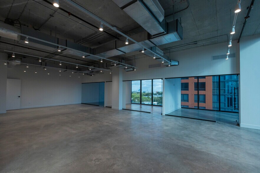 More Photos Of 127 NW 27th St, Miami Unknown For Lease