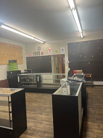 More Photos Of 20477 Van Dyke St, Detroit Storefront For Sale