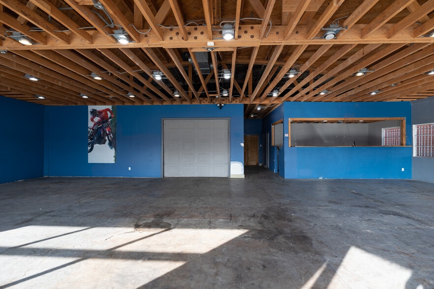 More Photos Of 821 W Olive St, Inglewood Warehouse For Lease