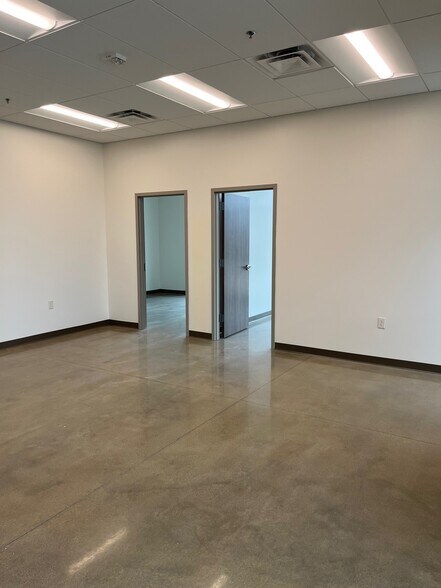 More Photos Of 1100 Lakeside Parkway, Flower Mound Industrial For Lease