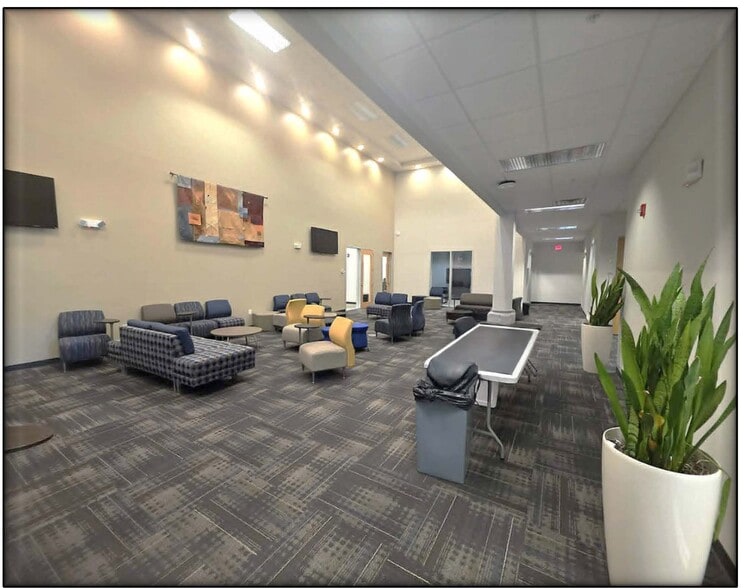 More Photos Of 5402 W Laurel St, Tampa Loft Creative Space For Sale