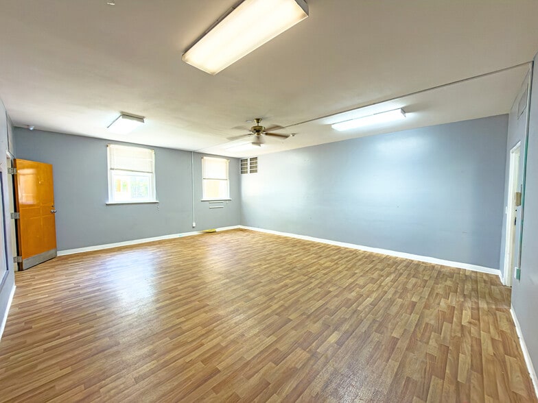 More Photos Of 603 11th St W, Bradenton Religious Facility For Sale
