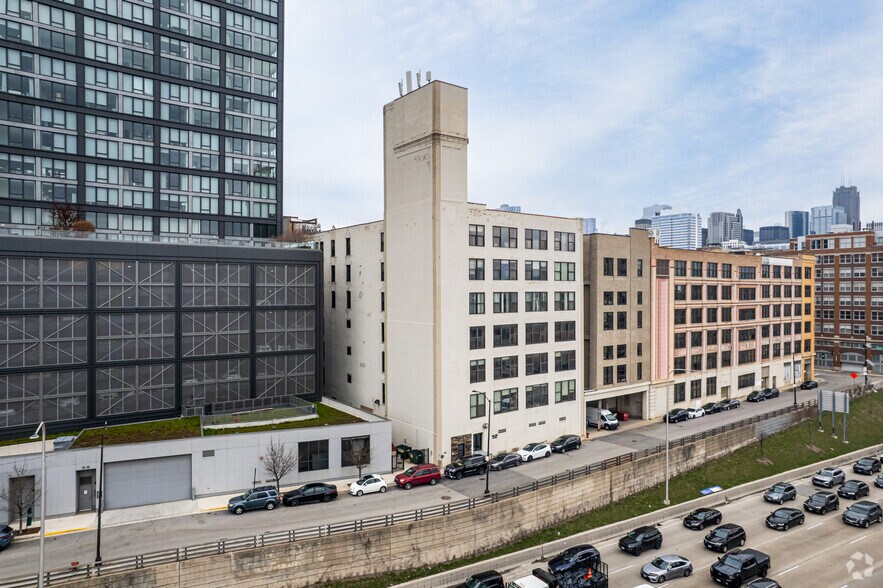 More Photos Of 1033 W Van Buren St, Chicago Loft Creative Space For Sale