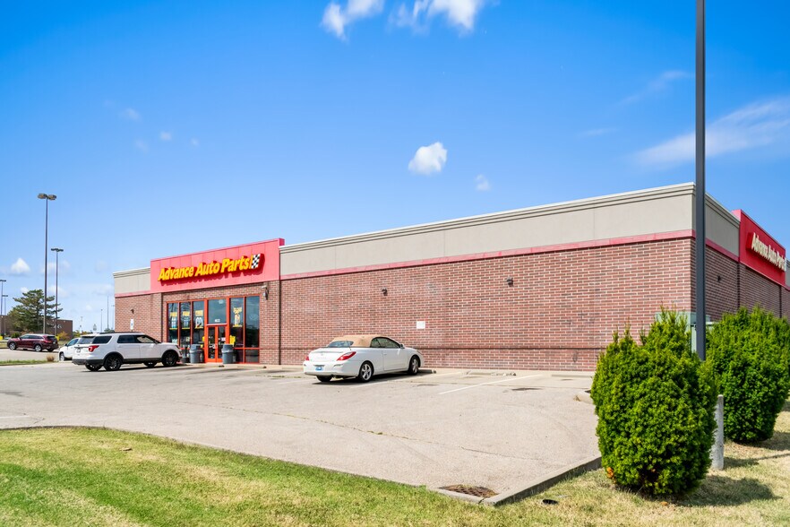 More Photos Of 4633 Eastgate Blvd, Cincinnati Auto Repair For Sale