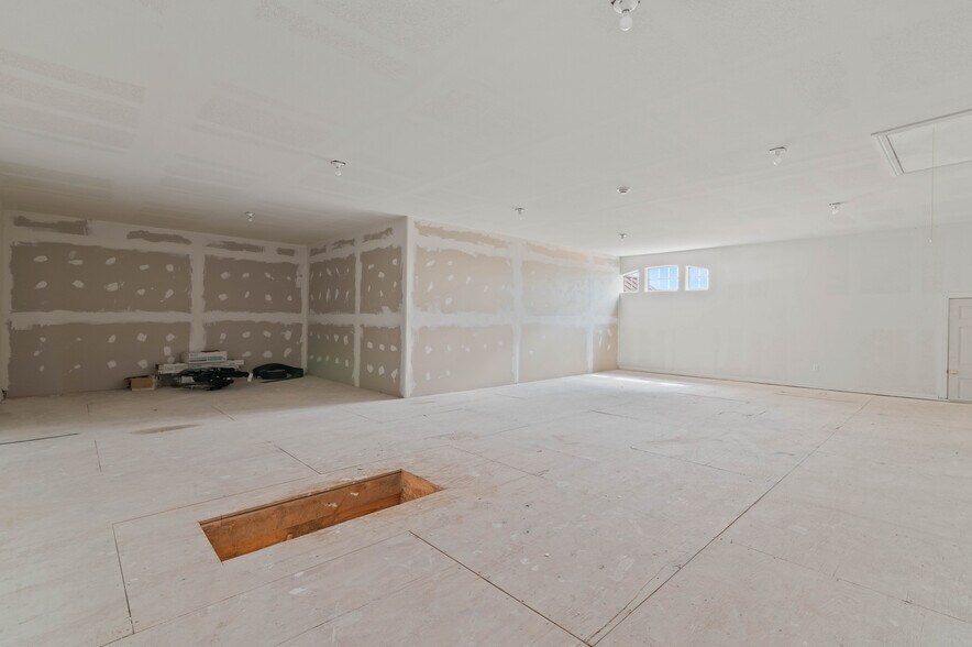 More Photos Of 3605 Interstate 30, Mesquite Medical For Lease