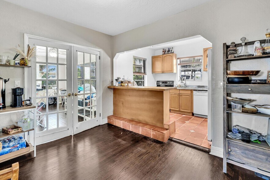 More Photos Of 836 W 40th St, Miami Beach Apartments For Sale