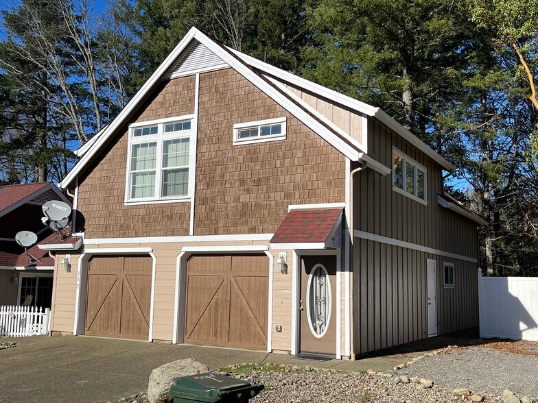 More Photos Of 117 N Junction Ave, Cave Junction Apartments For Sale