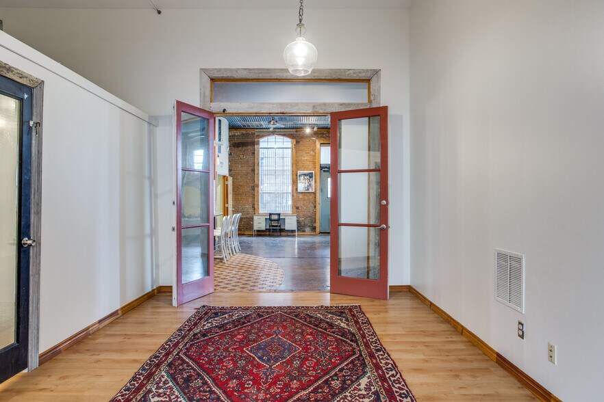 More Photos Of 4312 Elm St, Dallas Office Residential For Lease