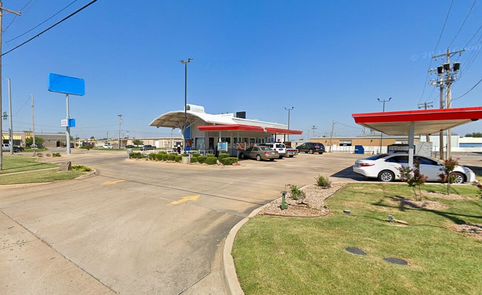 Primary Photo Of 3000 S I 35 Service Rd, Oklahoma City Fast Food For Lease