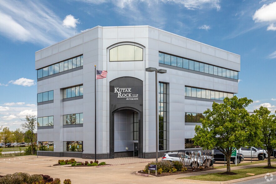 Primary Photo Of 234 Millsap Rd, Fayetteville Office For Lease
