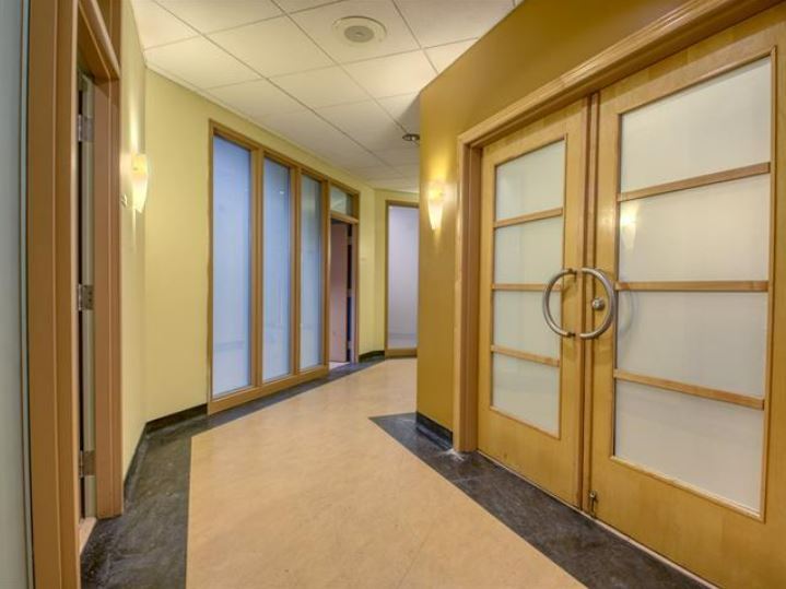 More Photos Of 6630 Av Papineau, Montréal Office For Sale