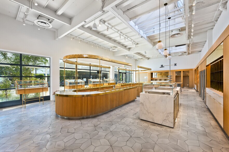 More Photos Of 8151 W 3rd St, Los Angeles Storefront For Sale
