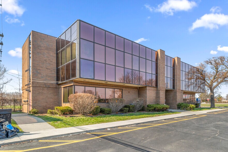 More Photos Of 25050 Outer Dr, Lincoln Park Office For Lease