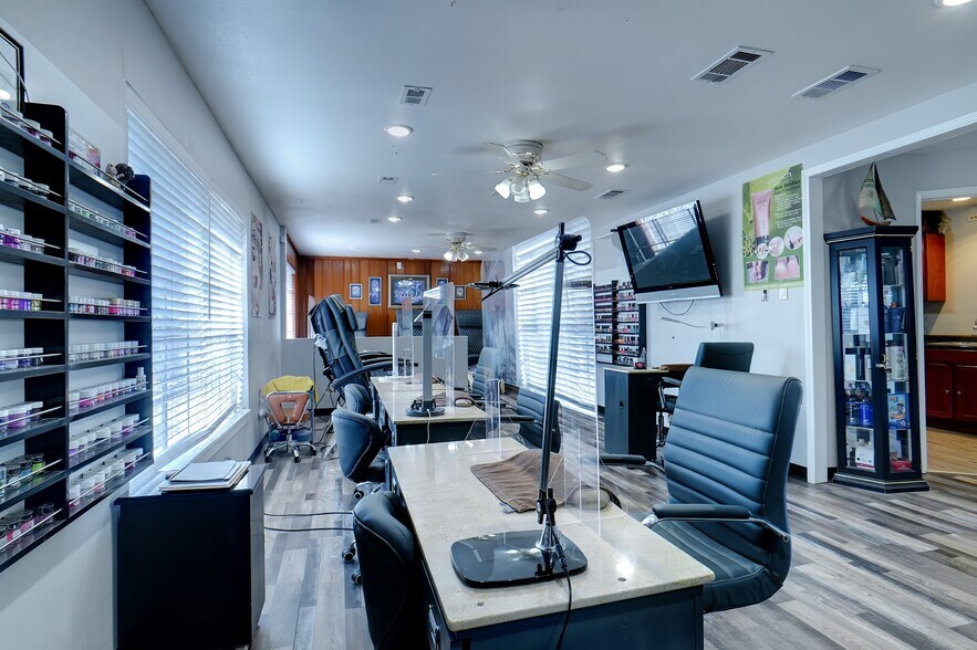 More Photos Of 7298 Glenview Dr, North Richland Hills Freestanding For Sale