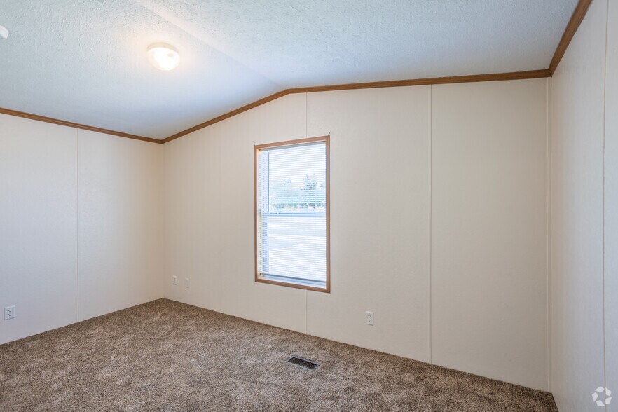 More Photos Of 2600 University Ave, Williston Manufactured Housing Mobile Home Park For Sale
